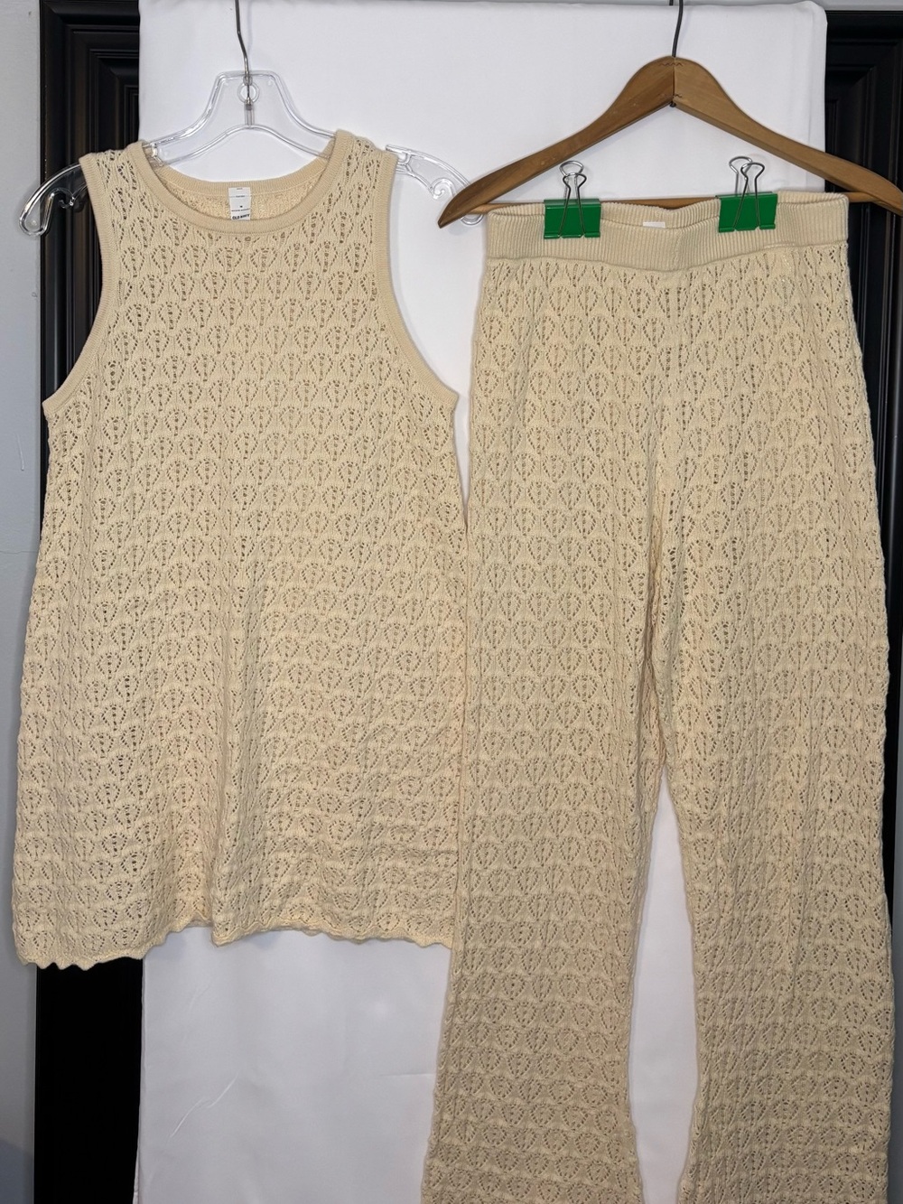 Old Navy Cream Knit Sleeveless Top and Pants Set